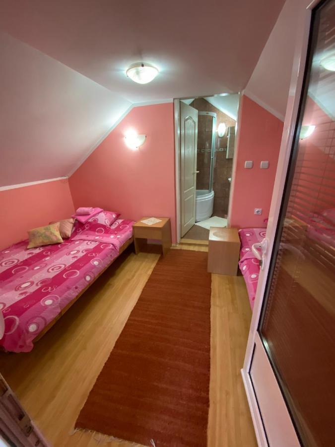 Sud ,,Antal I Olga,, Bed & Breakfast Skorenovac Ngoại thất bức ảnh